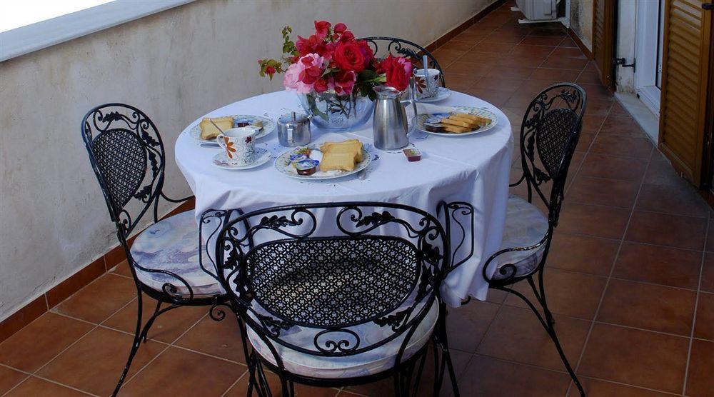 Guest house Hirolakas 2*